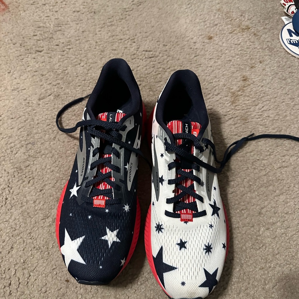 Brooks Launch USA Edition